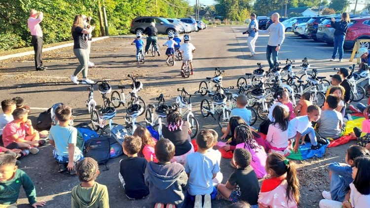 Some Knox Co. elementary schools receive bike donations, so they can show kids how to ride a bike