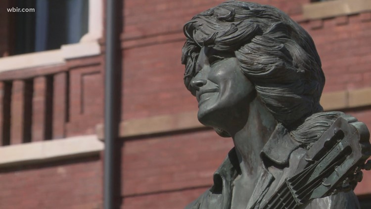 TN House committee passes bill to put Dolly Parton statue on Capitol grounds