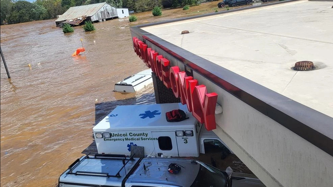 More than 50 people stranded on roof of Unicoi County Hospital, TN