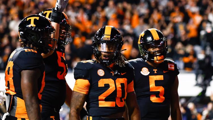 Tennessee ranked No. 1 in initial College Football Playoff rankings