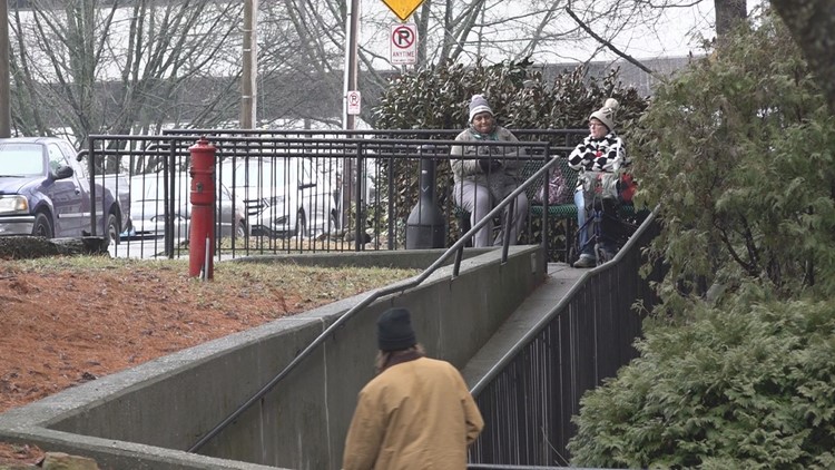 Residents report water leak at Knoxville apartment building with many previously reported issues