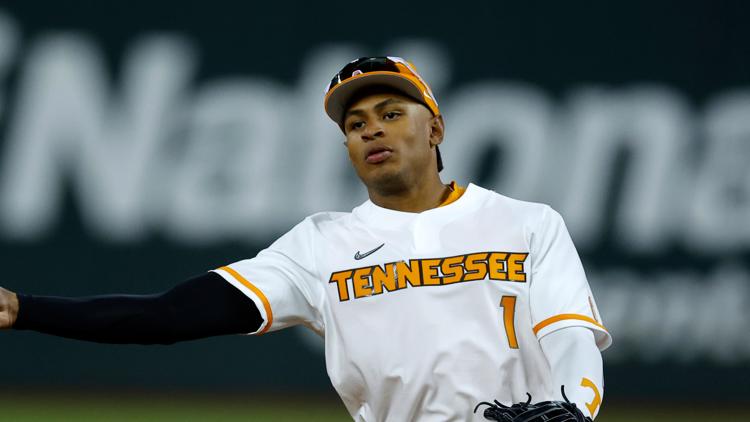 Christian Moore ties single-season home run record at Tennessee