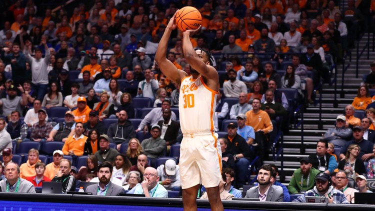 No. 17 Tennessee advances to SEC Tournament quarterfinal with 70-55 win over Ole Miss