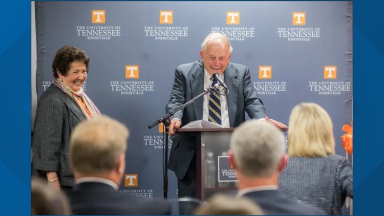 Jim Herbert, UT alum and namesake of the Herbert College of Agriculture, dead at 83