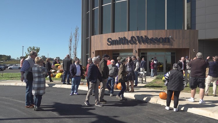 Smith & Wesson opens new headquarters in Maryville Smith & Wesson opens new headquarters in Maryville