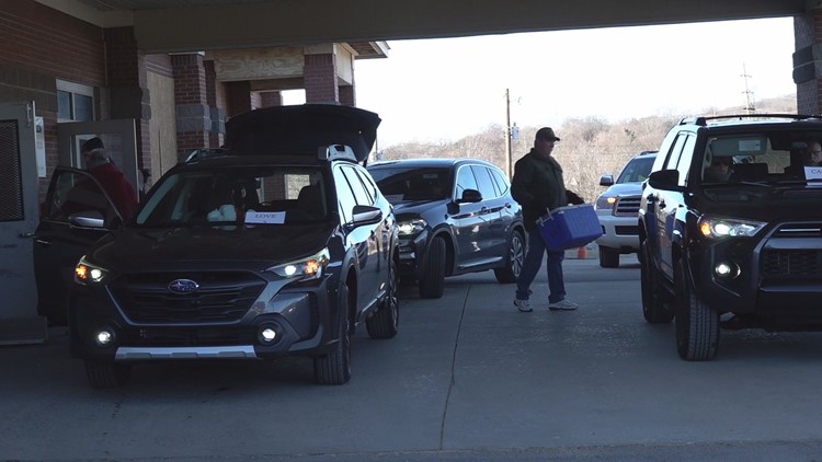 CAC sends hundreds of meals to seniors on Christmas day