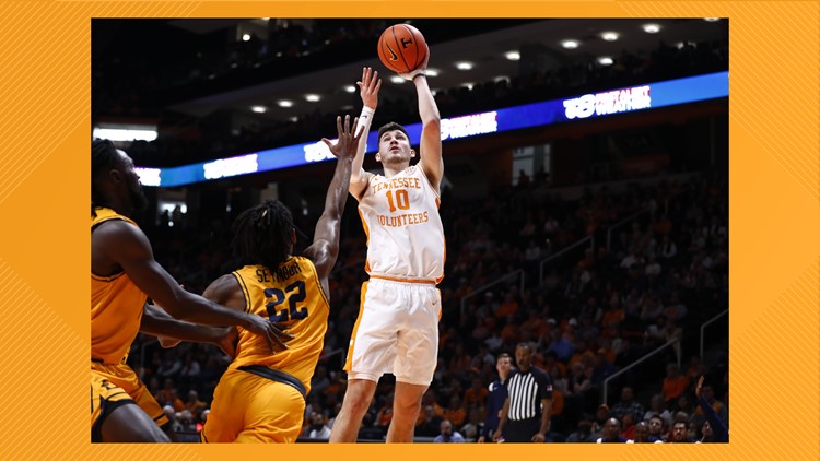 No. 18 Tennessee handles ETSU 94-62