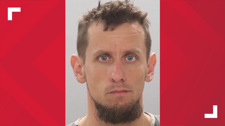 Man facing aggravated arson charge after setting bench and paper towel dispenser on fire in downtown Knoxville church