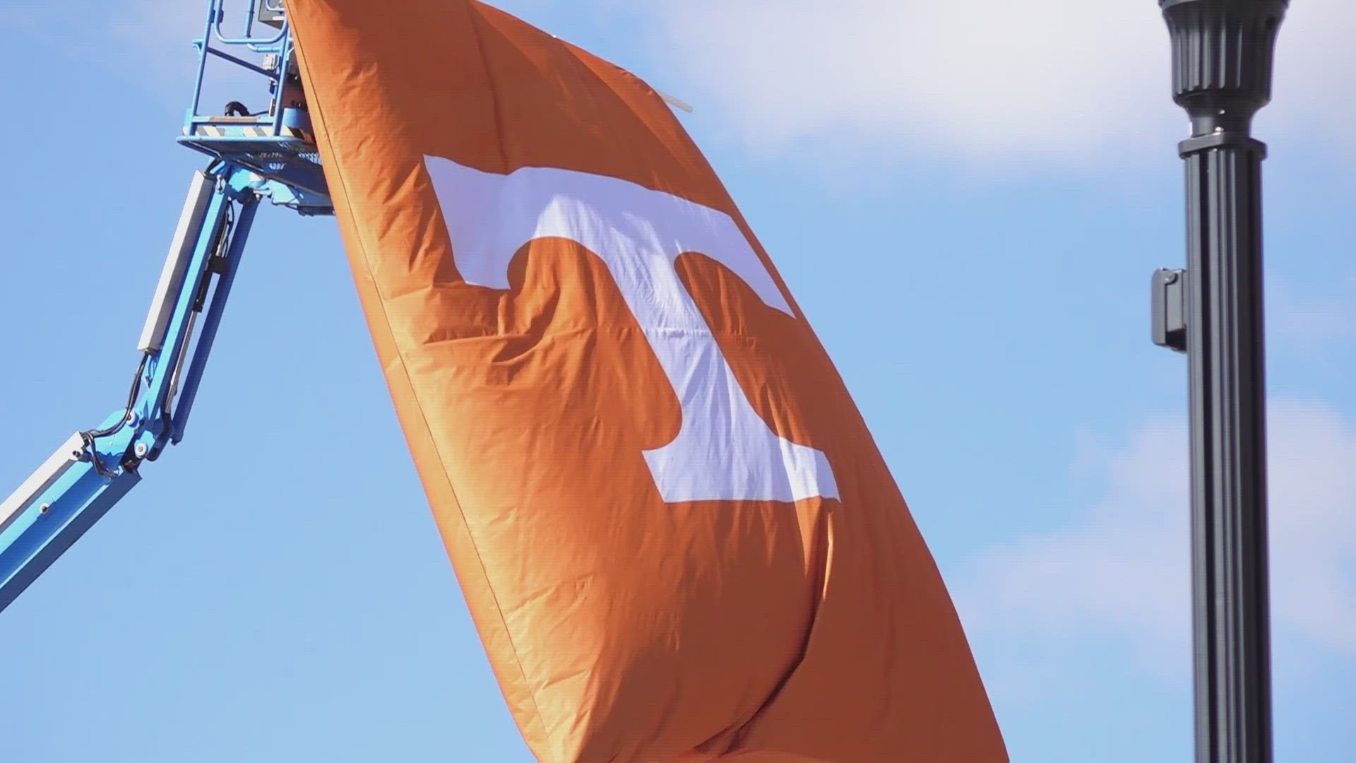 Outside the courtroom, there was no question where most East Tennesseans sided as people raised a Big Orange flag.