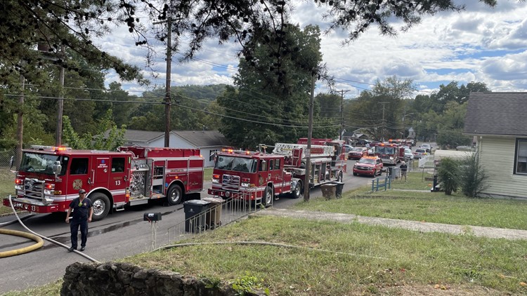 KFD: Dog dead after structure fire in South Knoxville