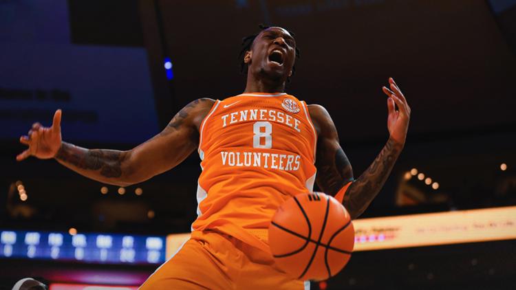 No. 1 Tennessee bounces back, beats Texas on the road, 74-70