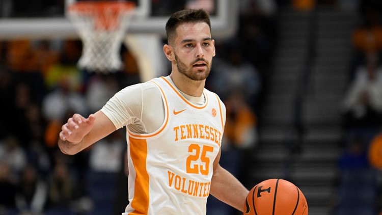 Santiago Vescovi returning next season to Tennessee