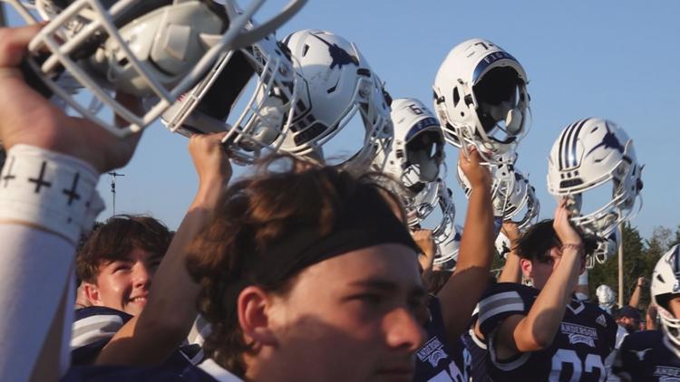 Anderson County football gets new helmets to track hits to players&rsquo; heads in games and practice