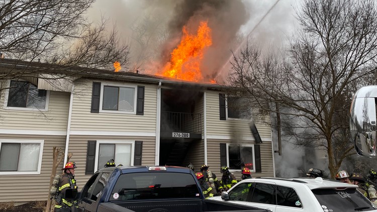 Crews respond to apartment fire in South Knoxville