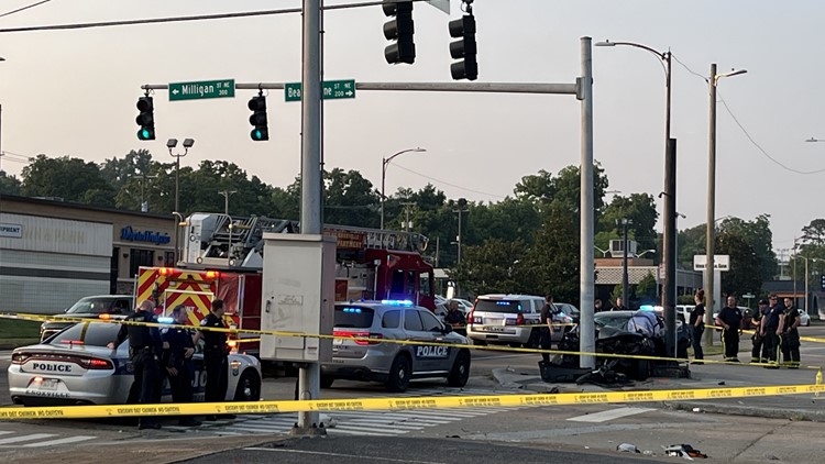 KPD: Person dead after a single-car crash on Magnolia Avenue