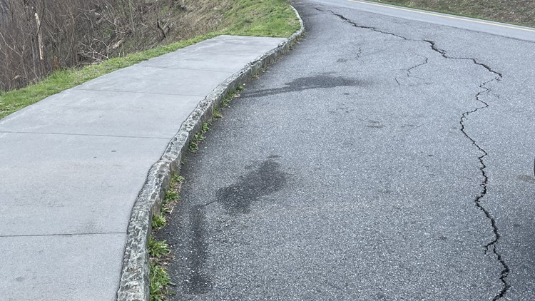Popular overlook in Smokies park closed due to road cracks