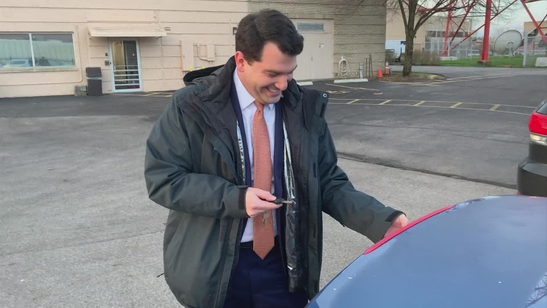 Pop quiz: What’s in the trunk of your car? 10TV’s Clay Gordon sprung the question on several of our colleagues - and they have video evidence of what they found.