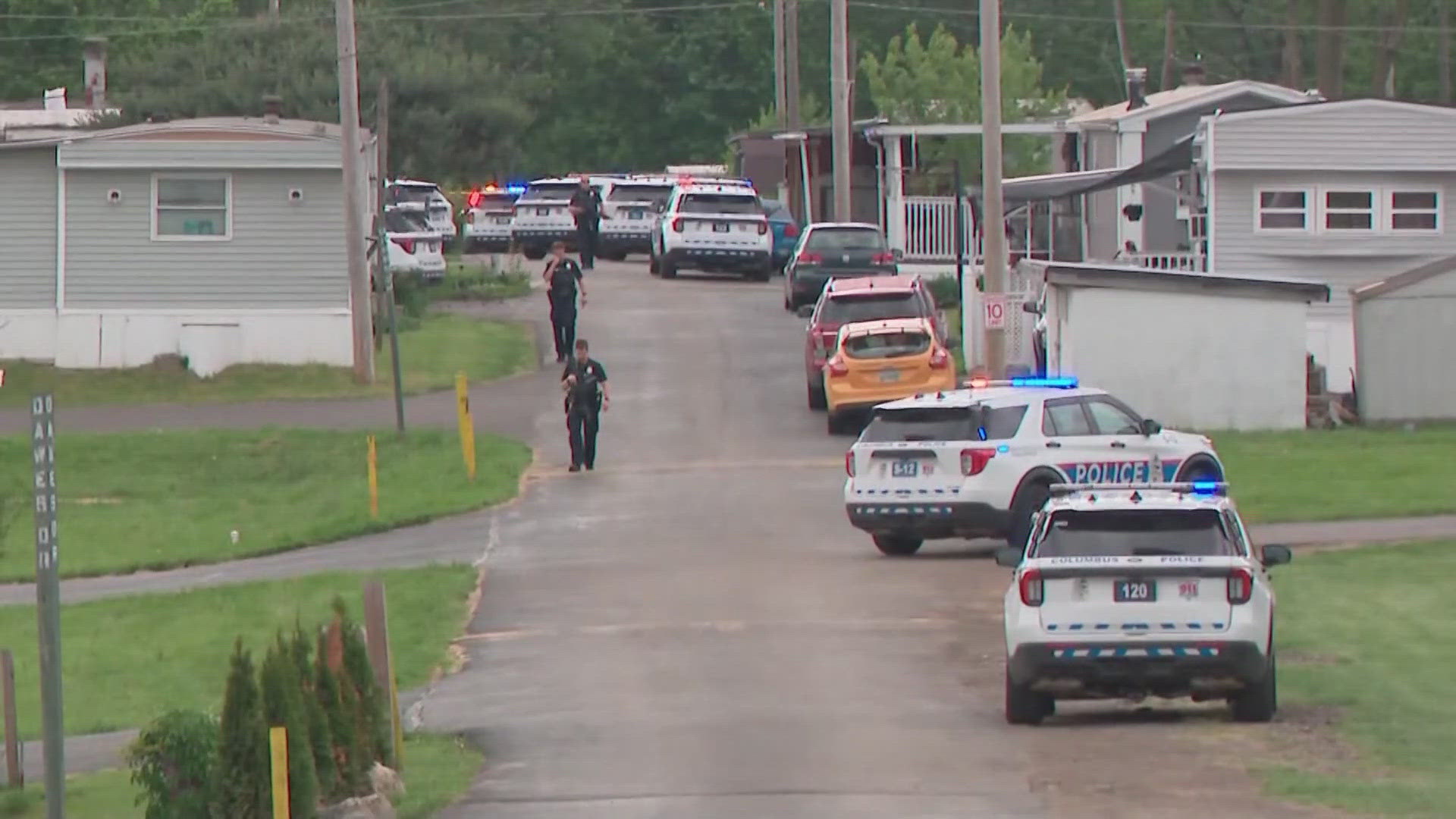 Police identify Erik Alcauter-Huitron as the victim in a deadly south side Columbus shooting after a fight; suspect fled the scene.
