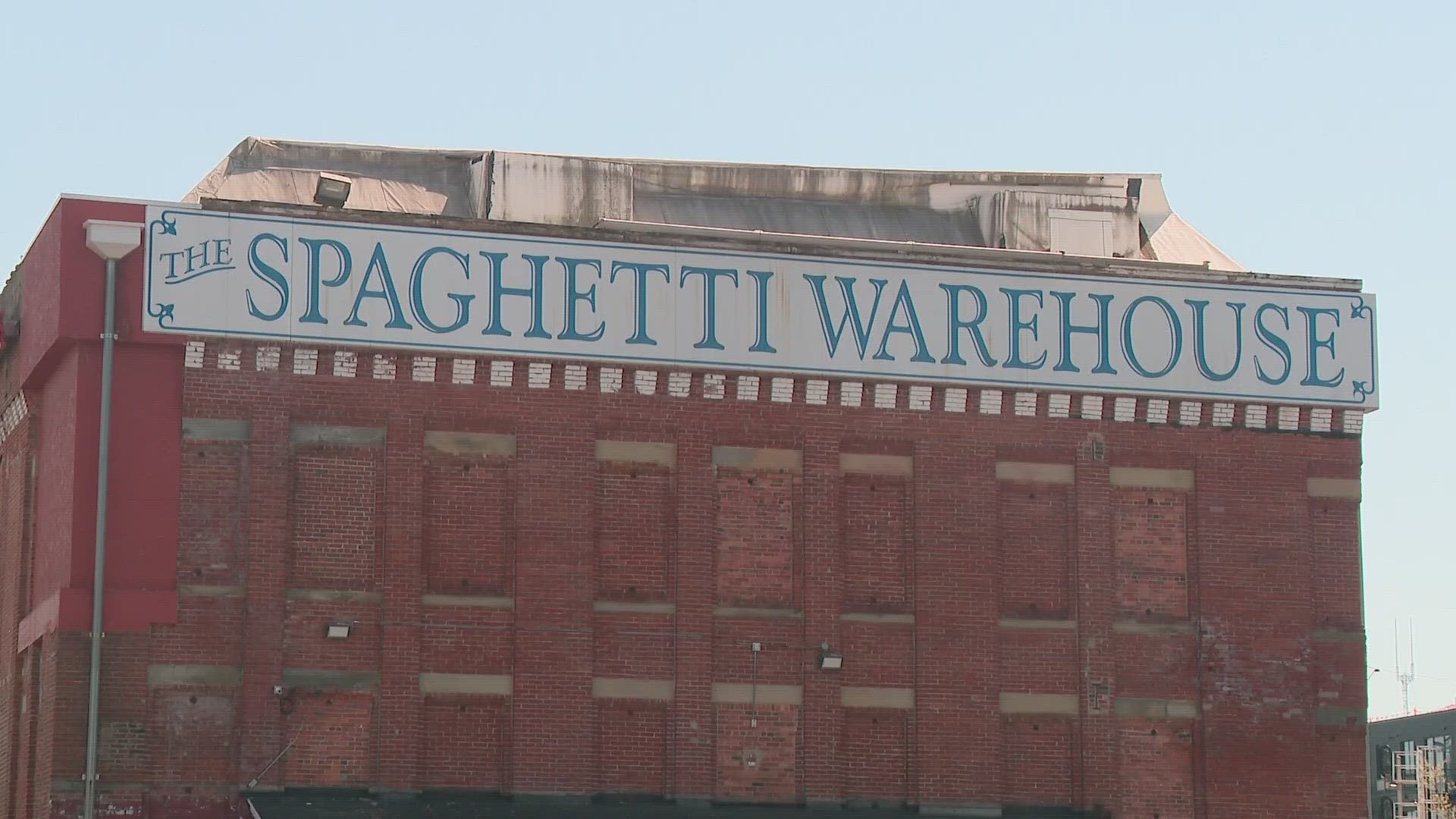 In March 2022, the Spaghetti Warehouse sustained damage to its roof at its former location on West Broad Street after a partial collapse during repair work.