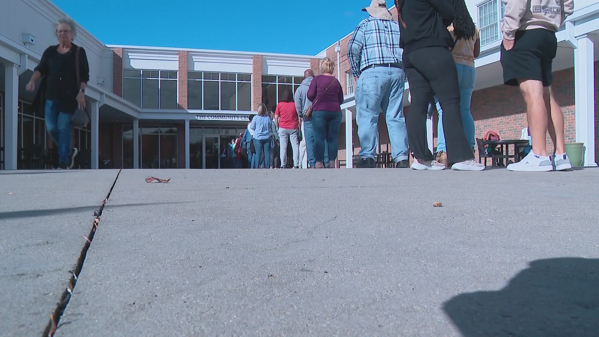 Polling machines at PointView Elementary School in Westerville were running on backup batteries after a transformer blew in the area.