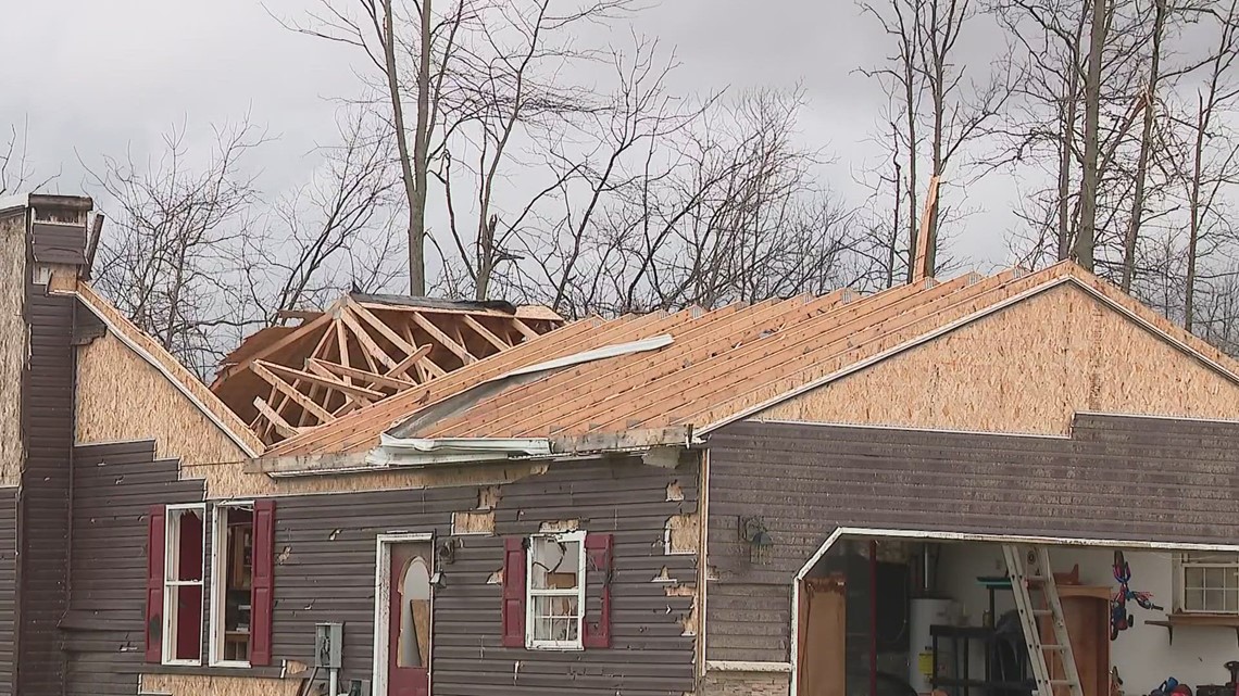 DeWine revisits Indian Lake nearly 3 weeks after deadly tornado - Vimarsana News