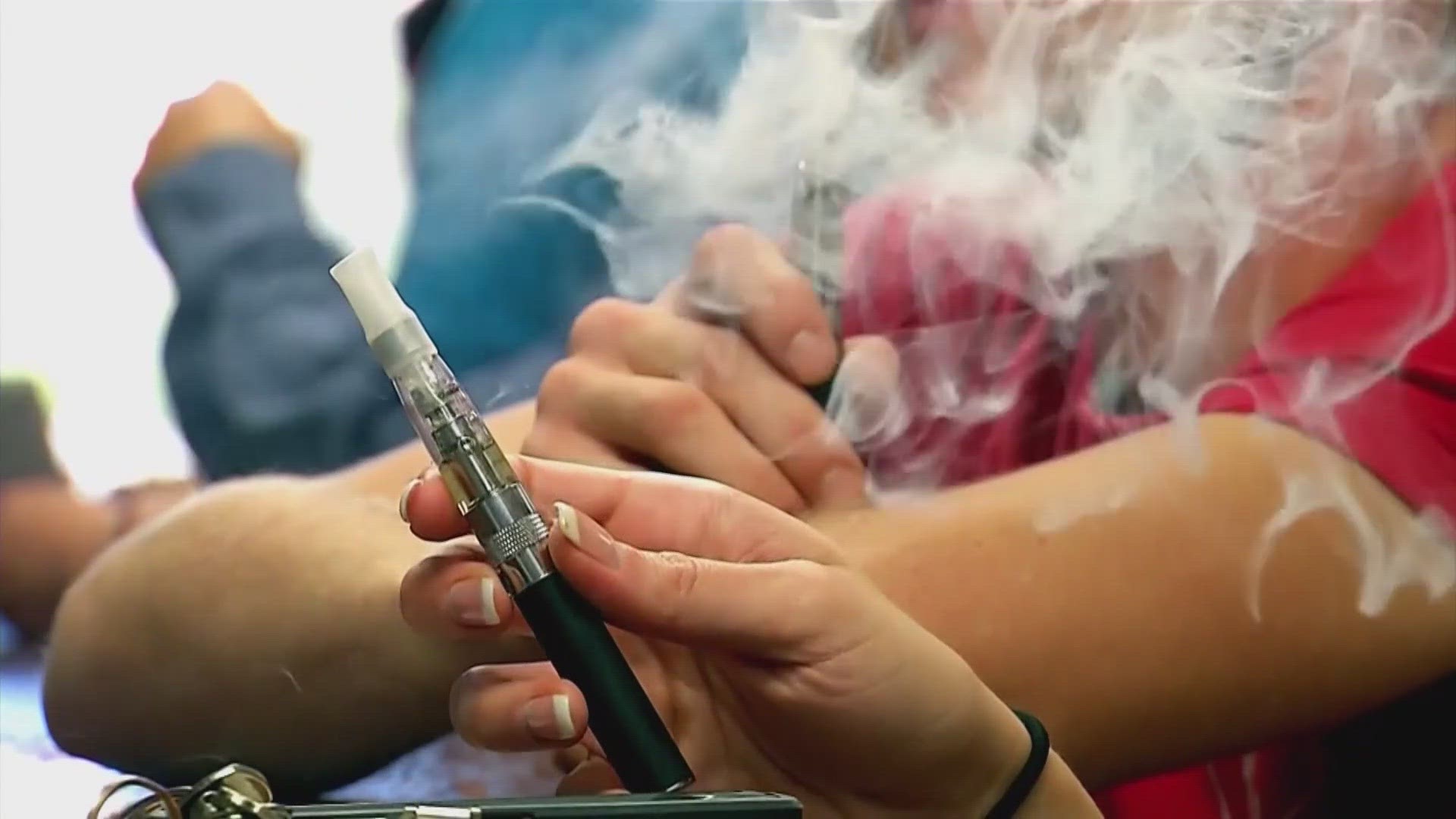 Summit County Public Health says stop using vape, dab pens in light of rise  in users with respiratory illness 