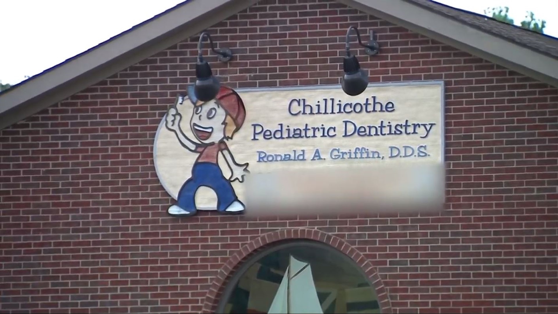 A Chillicothe Dentist is under investigation by police based on allegations that he assaulted children in his care, police records show.