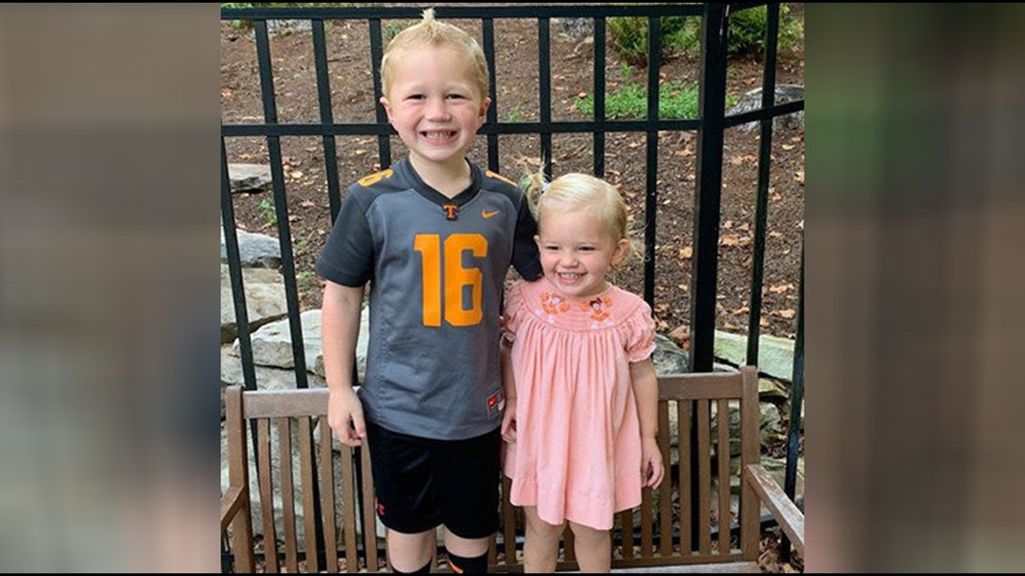 4yearold boy saves his little sister from drowning(01)