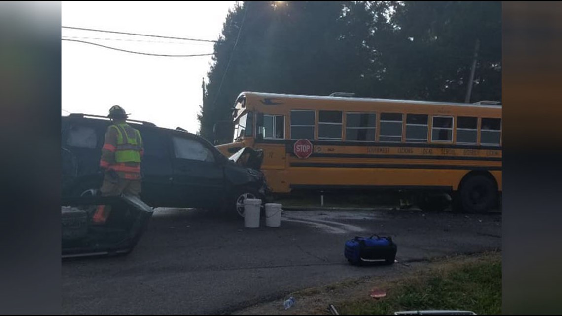 5 injured in Licking County school bus crash