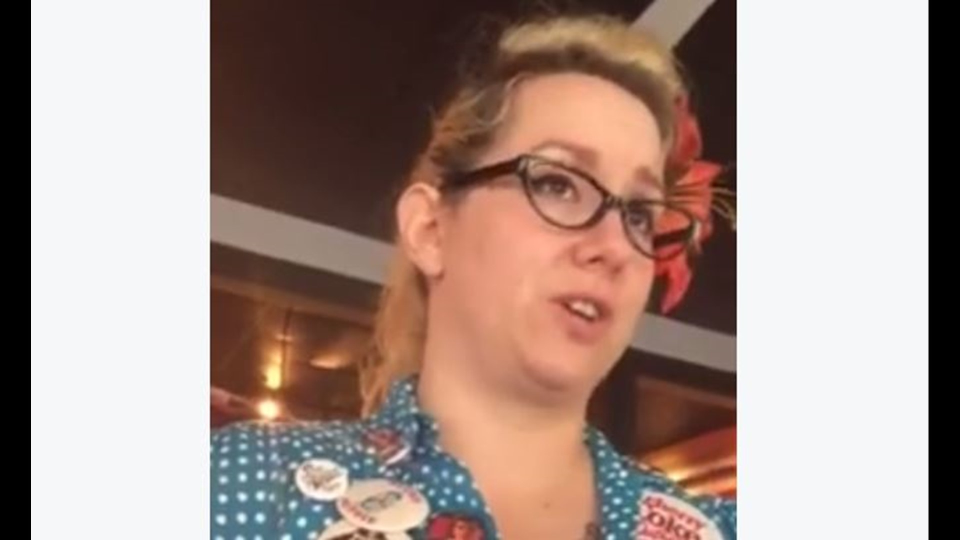 Video Of "rude" Waitress At Chicago Diner Goes Viral | 10tv.com