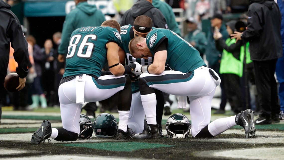 Philadelphia Eagles players kneel during the national anthem prior to an  NFL football game against the Arizona Cardinals, Sunday, Dec. 20, 2020, in  Glendale, Ariz. (AP Photo/Ross D. Franklin Stock Photo - Alamy