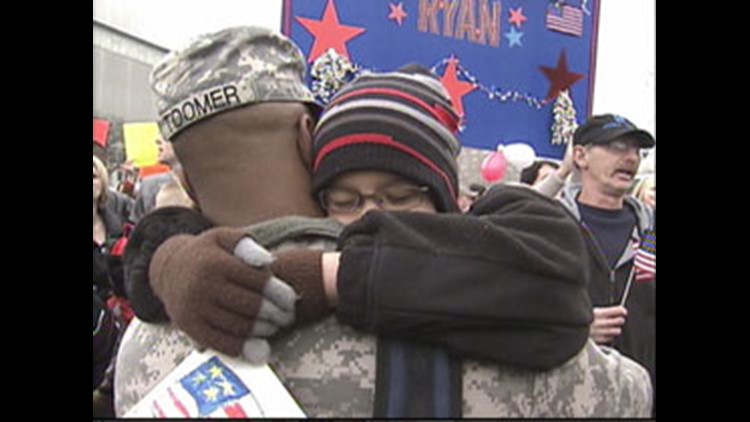 Families Receive Early Christmas Gift As Soldiers Return Home 10tv Com   301100d9 3437 4afe 851d B5bcc5c863d7 750x422 