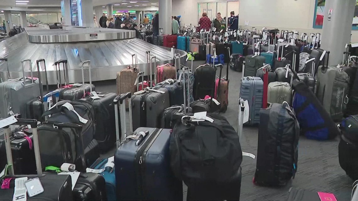 Travel headaches continue in Columbus as travelers hunt for bags