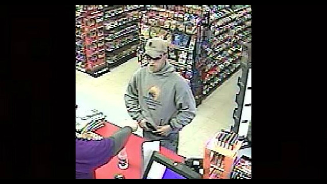 Police Searching For Man Who Robbed UDF | 10tv.com