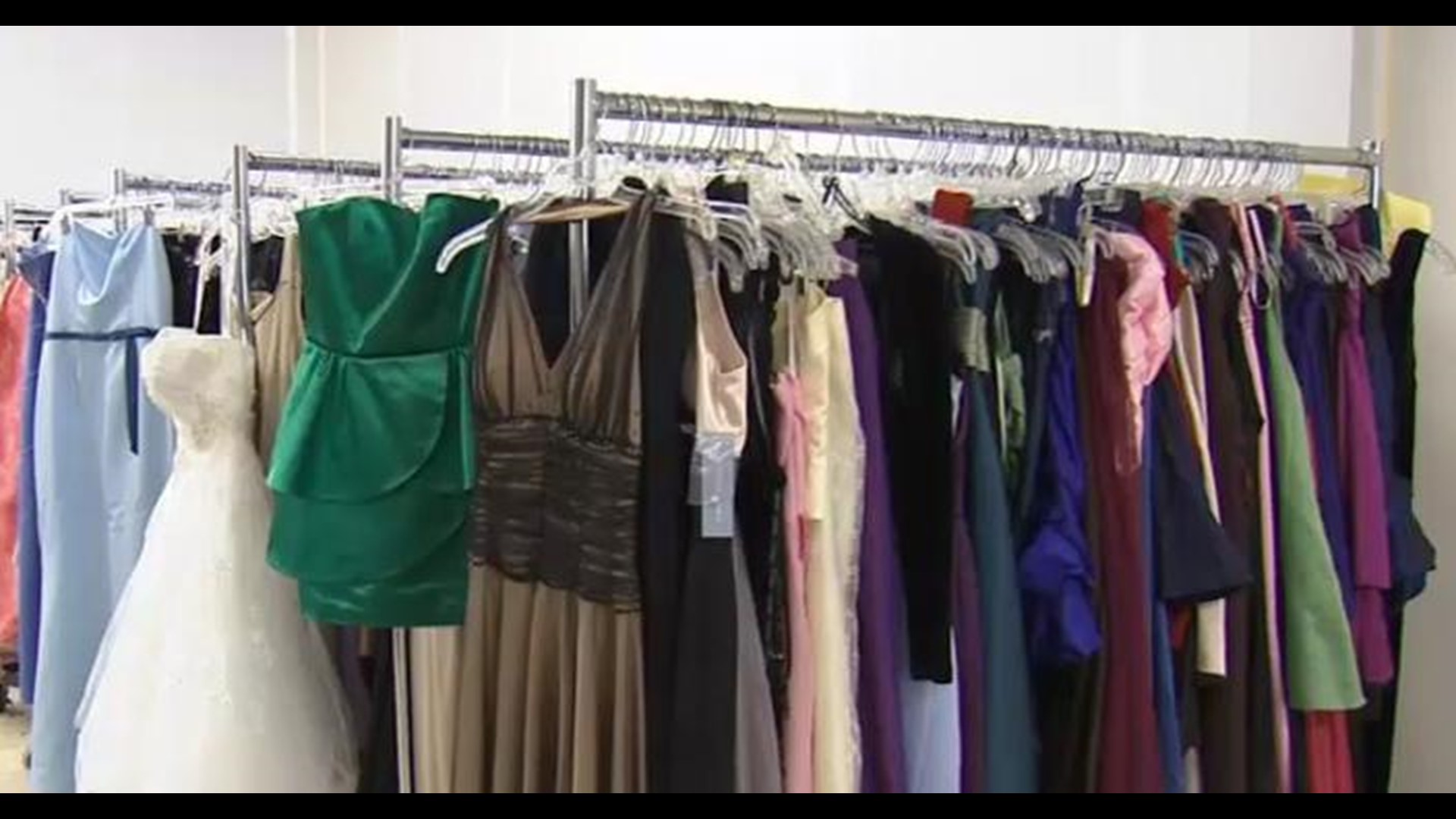 selling used prom dresses
