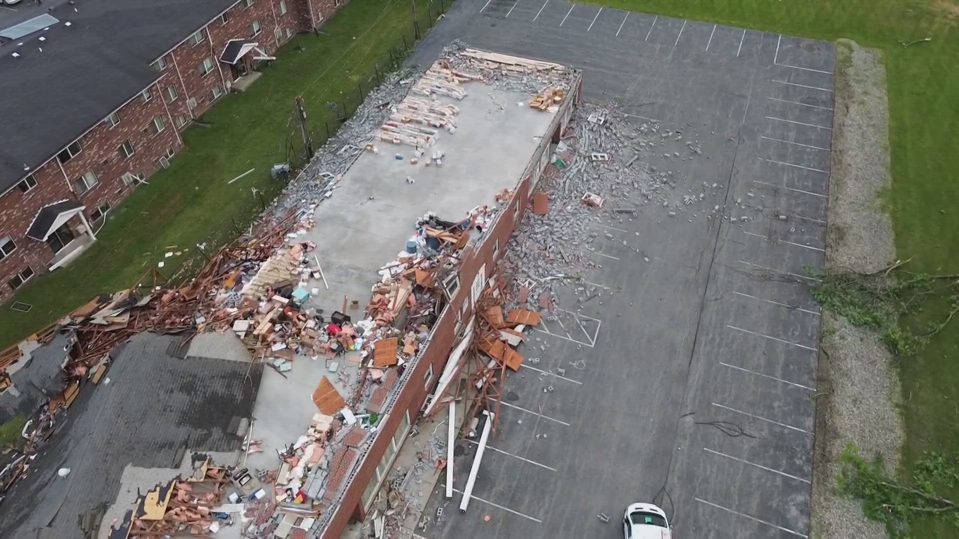 NWS to survey storm damage after possible tornado hit Toledo neighborhood