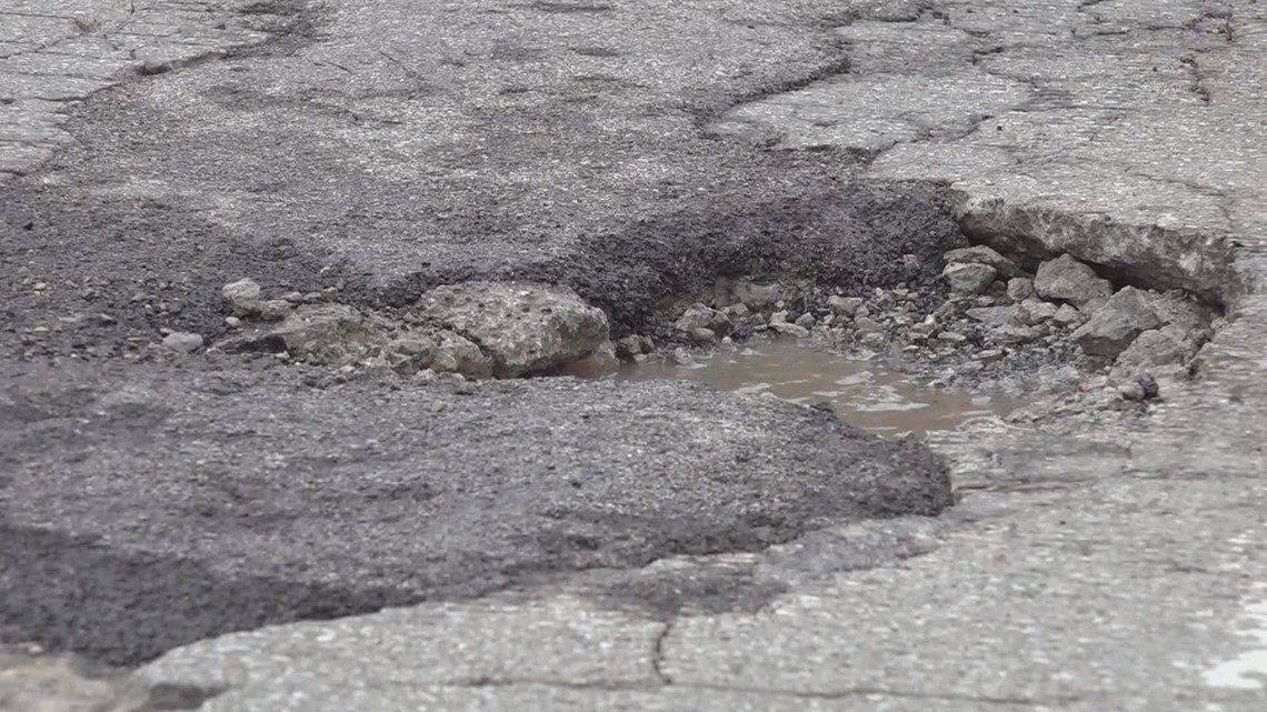 ODOT works to patch potholes in central Ohio | 10tv.com