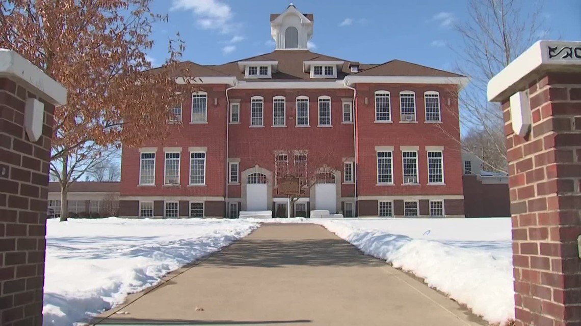 Petition signed by teachers, parents and tax payers asking SWL to reconsider new school - Vimarsana News