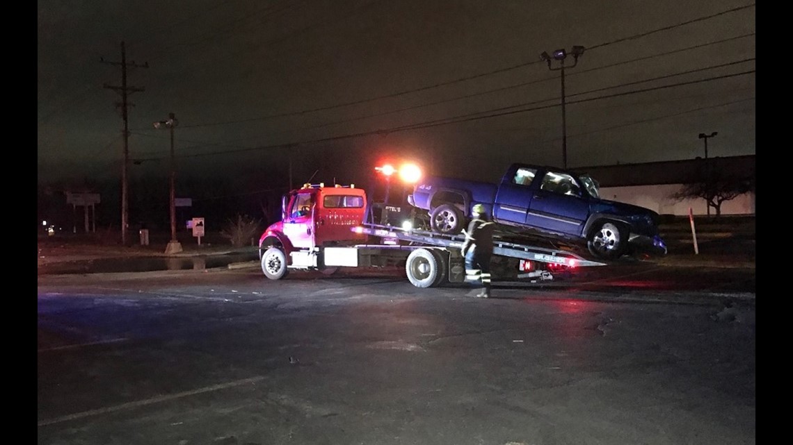 1 person critically injured after truck hits pole in southeast Columbus ...