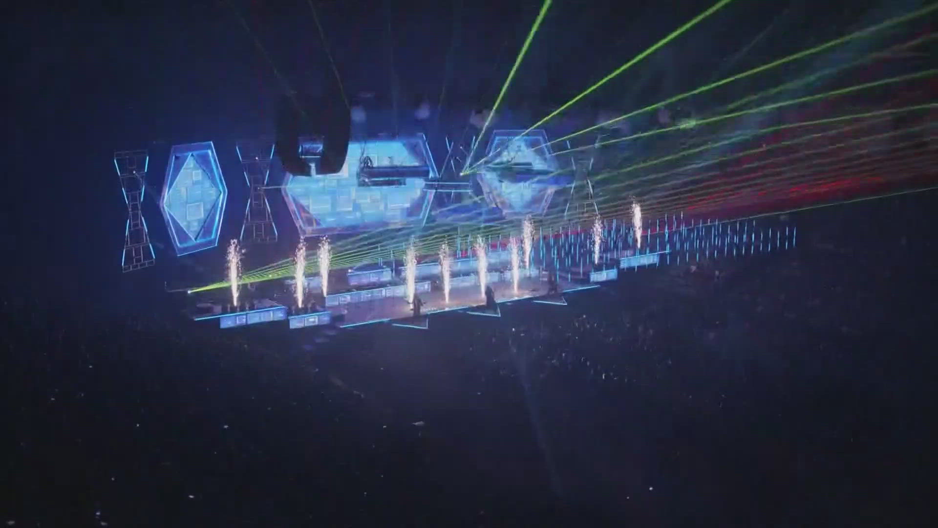 Trans-Siberian Orchestra will perform in Columbus this winter as part of their “The Ghosts of Christmas Eve: The Best of Tso and More” tour.