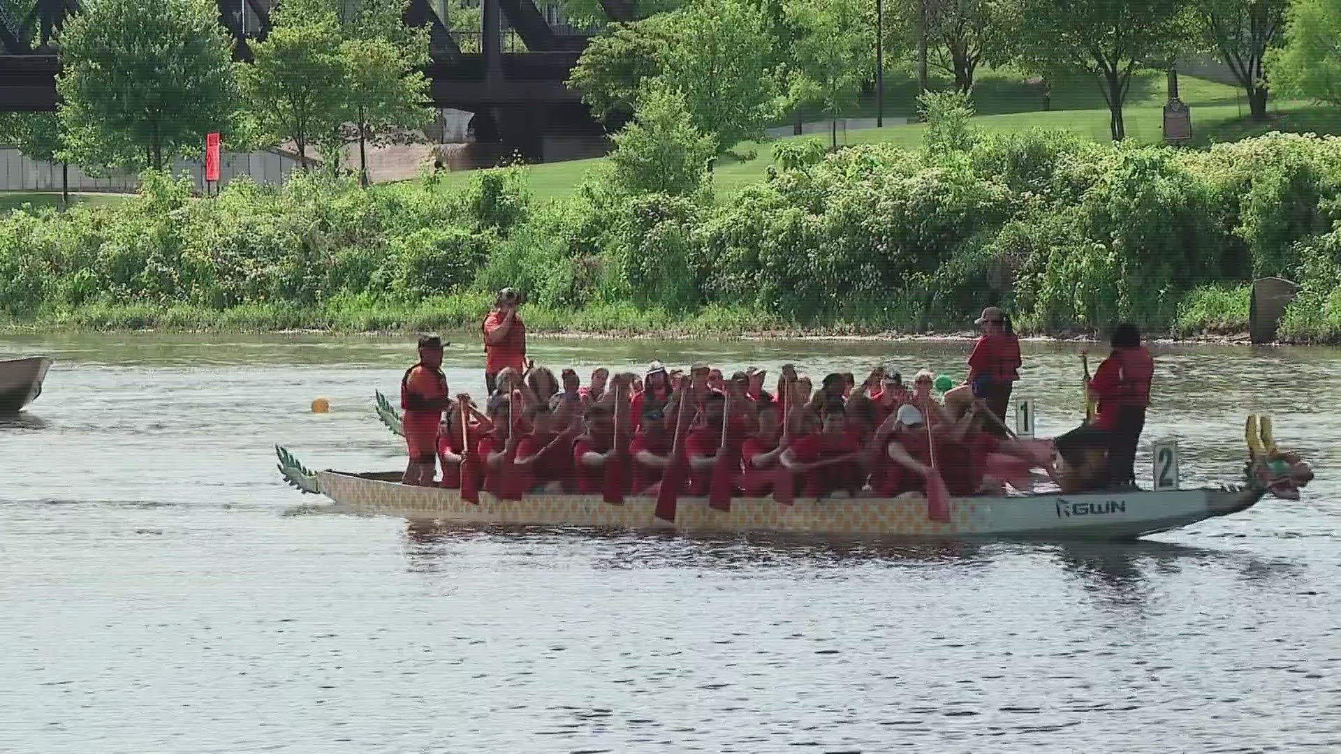 Today paddling teams hit the scioto river to compete in the annual dragon boat race.