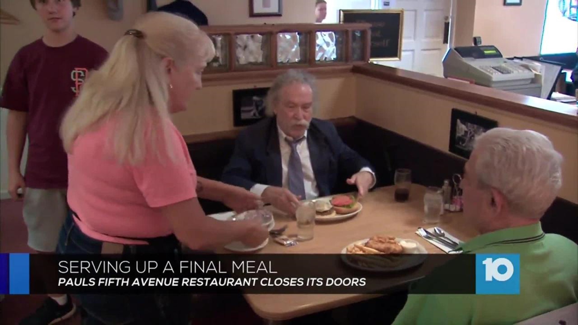 Paul's Fifth Avenue serves up final meal after 50 years