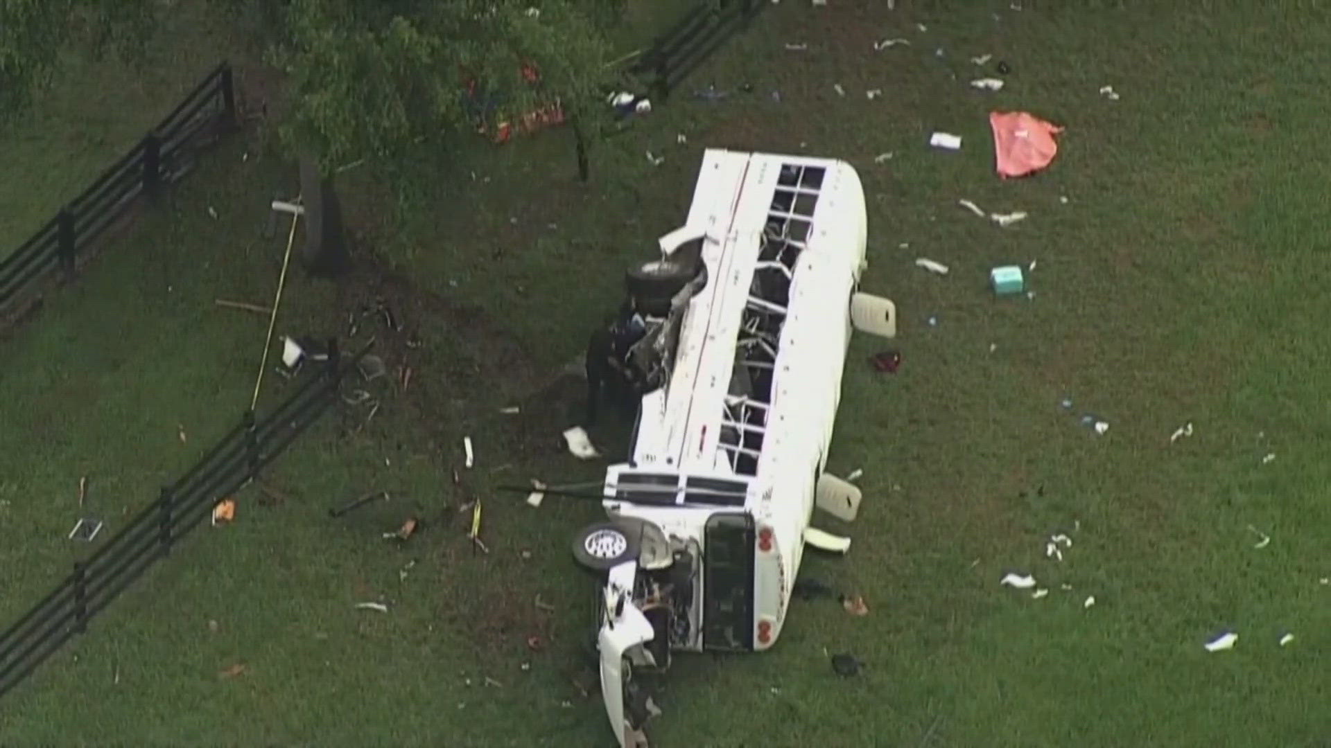 A bus carrying farmworkers in central Florida overturned on Tuesday, killing eight people and injuring about 40 other passengers.
