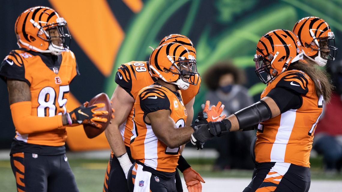 Bengals ride big first half to shocking win over Steelers