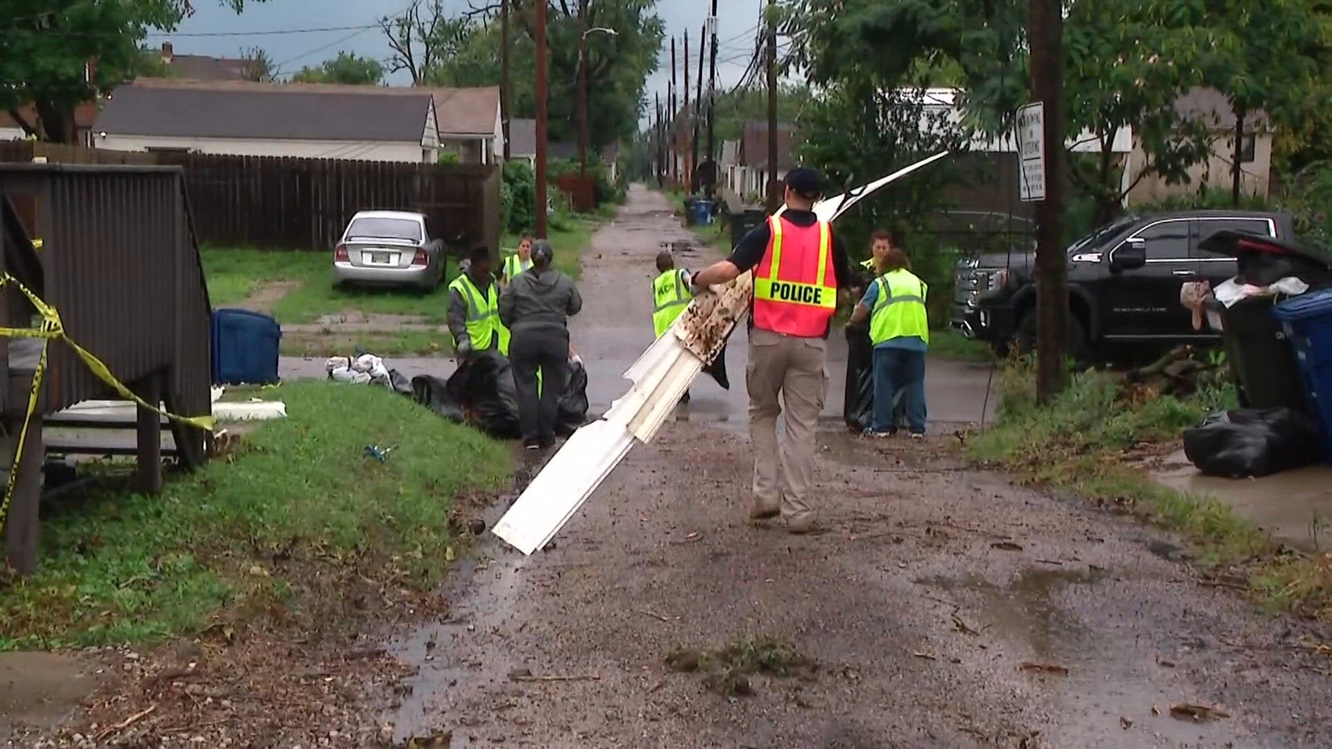 City calls on volunteers to help clean up south Columbus after EF1 ...