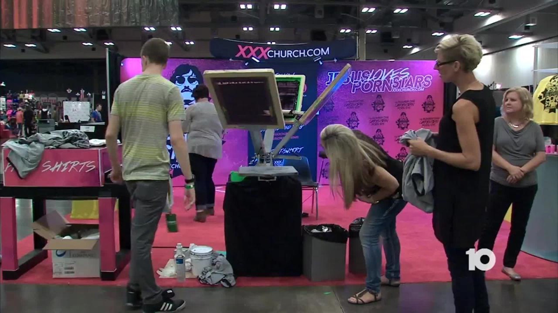 Porn Convention - Church uses adult entertainment conventions to share their message |  10tv.com