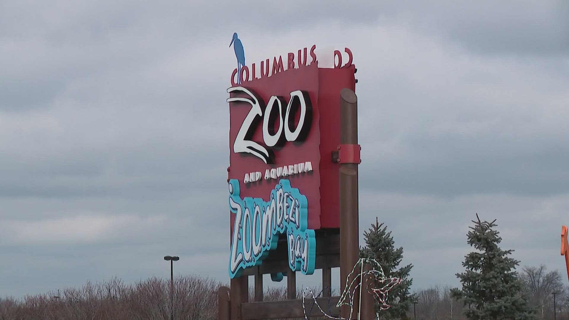 The Delaware County Sheriff's Office is investigating after a Hyundai was stolen from the Columbus Zoo and Aquarium's parking lot Monday afternoon.