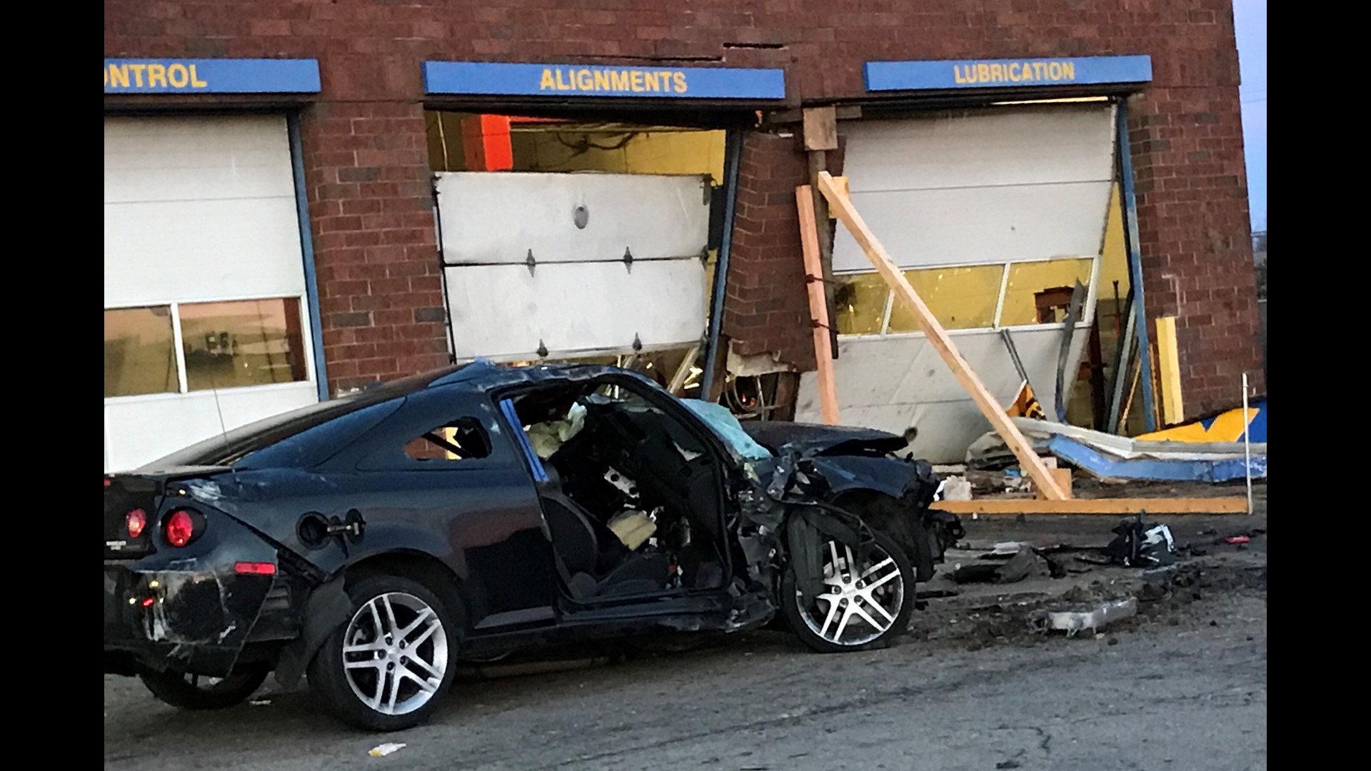 Columbus Police Identify 2 Teens Killed When Car Crashes Into Building ...