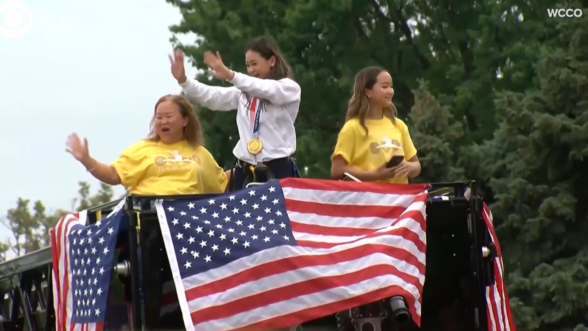 Olympic gold medalist Suni Lee got a hero's welcome when she returned home to St. Paul, MN. on Sunday.