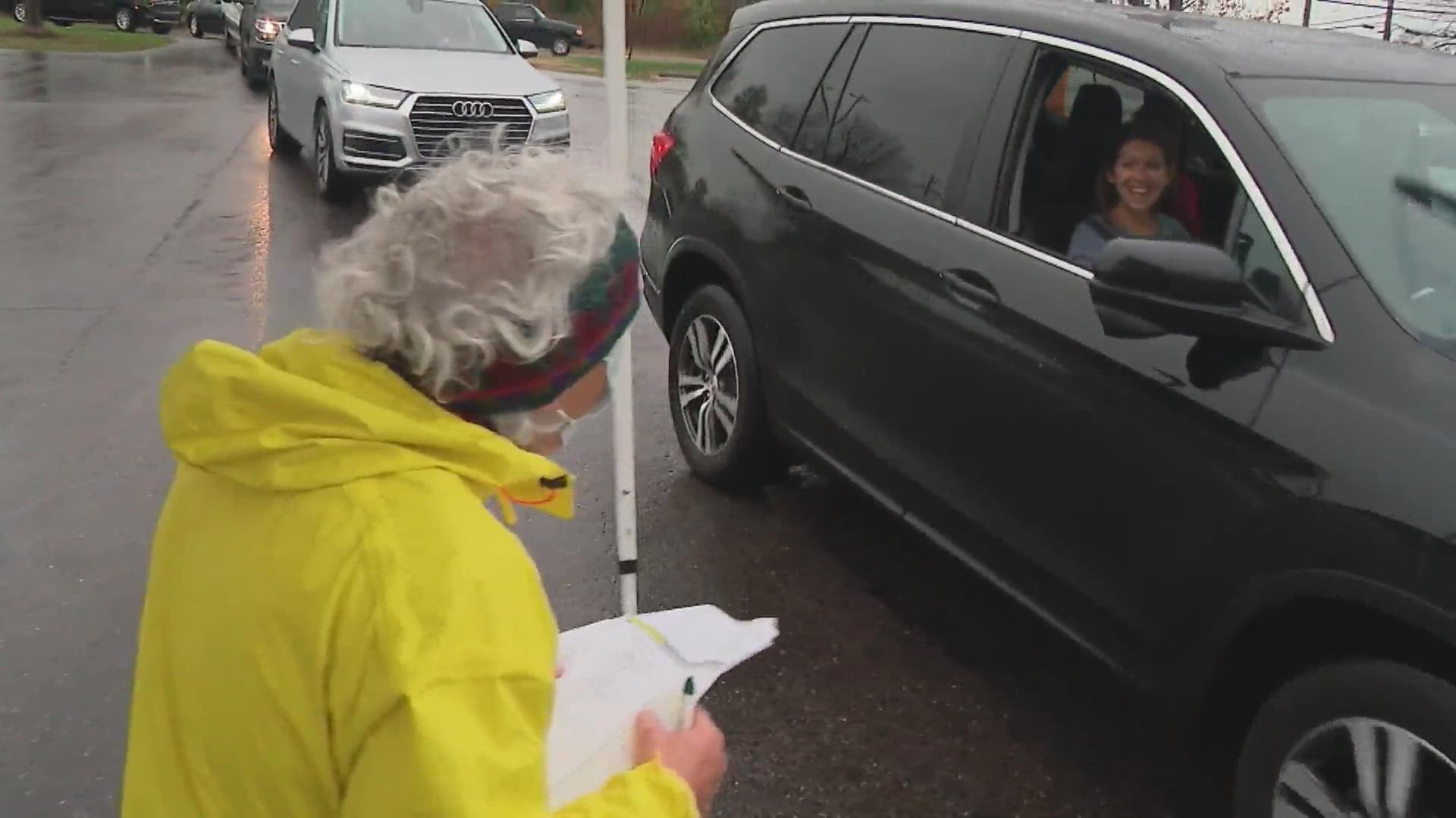 Volunteers for Lifecare Alliance delivered Thanksgiving dinners with all the fixings to those who may not have had the holiday meal without their help.